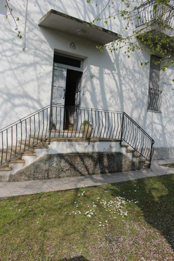 Villa Dei Tigli San Vicenzo di Galliera ภายนอก รูปภาพ